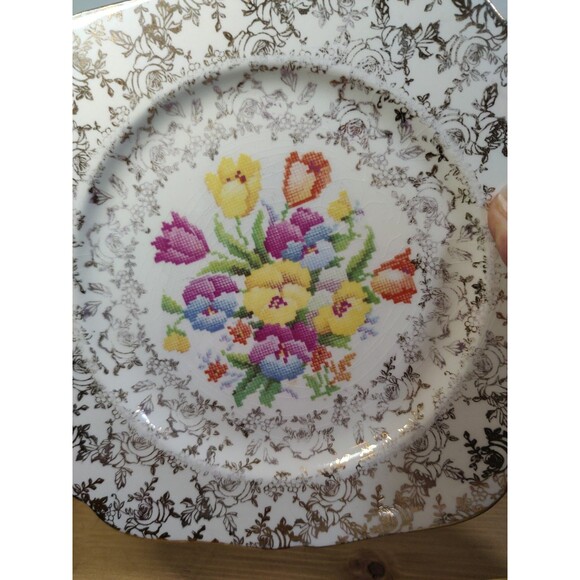 VTG RARE H&K TUNSTALL England OLD ENGLISH SAMPLER Pattern 8" Salad Plate - Picture 2 of 5